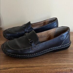 Women’s Born Black Leather Loafers  size 8.5